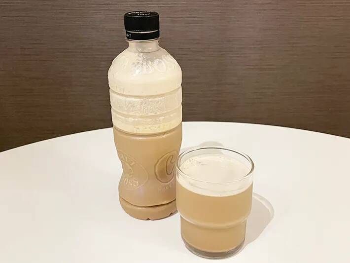 クーリッシュをコーヒーに入れてシェイクするだけ！　まさかのアレンジに「キンキンに冷えてておいしい」