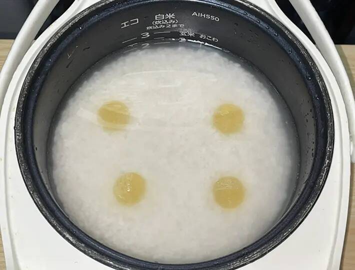 ご飯を炊く前に『4個』仕込んで！　塩カンロ飴のアレンジに「優しい甘み」「冷めてもおいしい」
