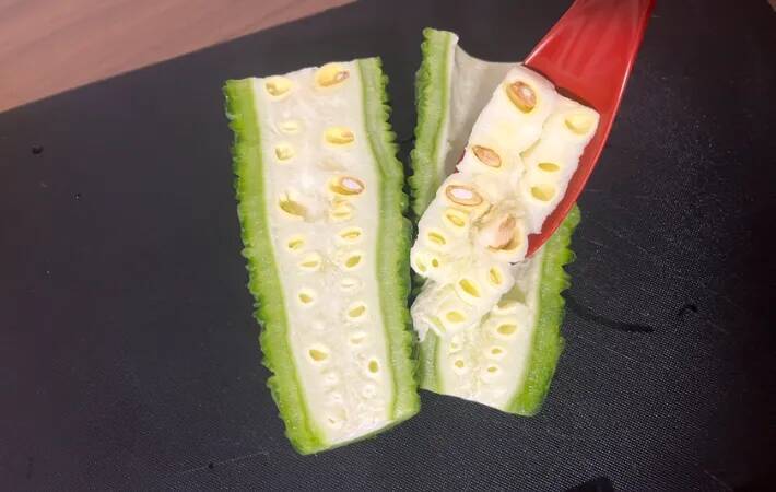 『大さじ1杯』で和えるだけ　ゴーヤとちくわのサラダに夫が「これは食べやすい」