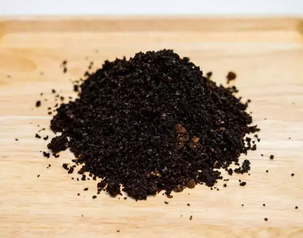 「捨てるなんてもったいない！　コーヒーかすの再利用術に「知らなかった」」の画像