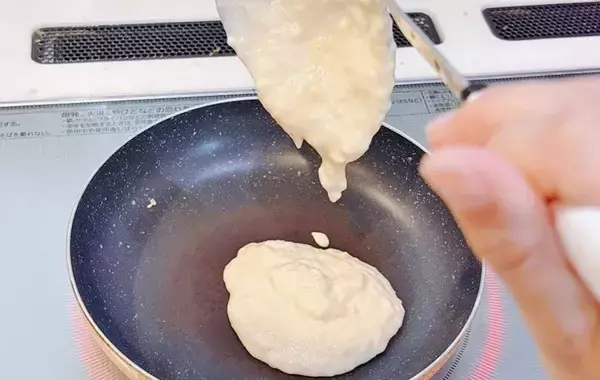 「同じ材料なのに『＋0.5cm』もふんわりした！　森永のコツで「自宅のホットケーキ」がここまで変わる」の画像