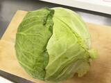 「キャベツの外葉や芯を捨ててない？　１玉を無駄なく食べきる『プロの使い分け』」の画像1