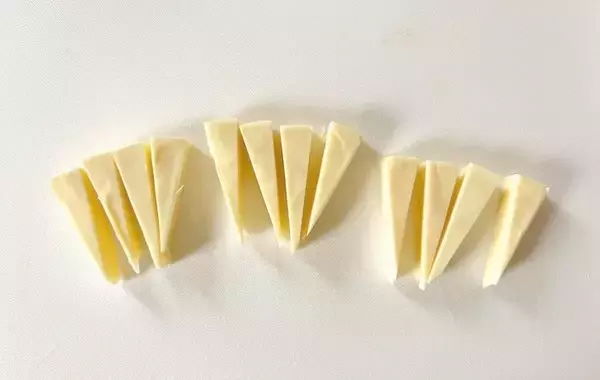 「「6Pチーズ」を4等分にカットして…　できた簡単おかずに「もっと作ればよかったと後悔！」」の画像