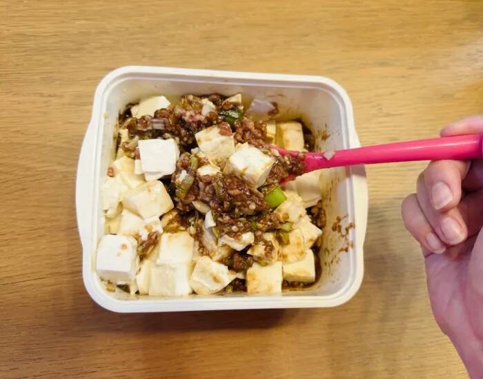 「豆腐とひき肉を入れて6分」　電子レンジで加熱して完成したモノが？