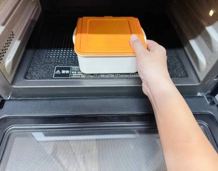 「豆腐とひき肉を入れて6分」　電子レンジで加熱して完成したモノが？