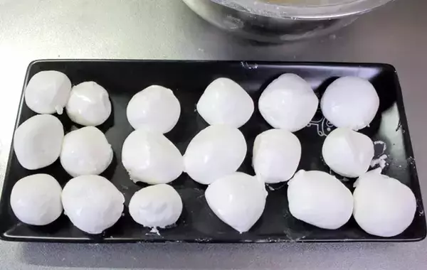 「出番が少ない『たこ焼き器』は、こう使う！　食材4つの「絶品スイーツ」レシピ」の画像