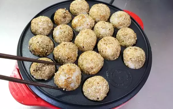 「出番が少ない『たこ焼き器』は、こう使う！　食材4つの「絶品スイーツ」レシピ」の画像