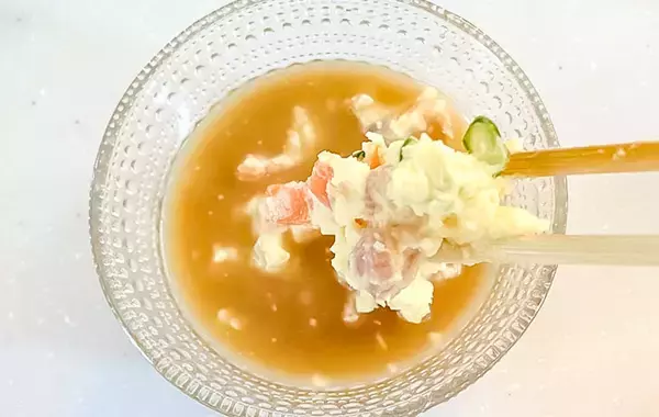 「「騙されたと思ってやってみて！」　まさかの相性抜群？　ポテサラの意外な活用法」の画像