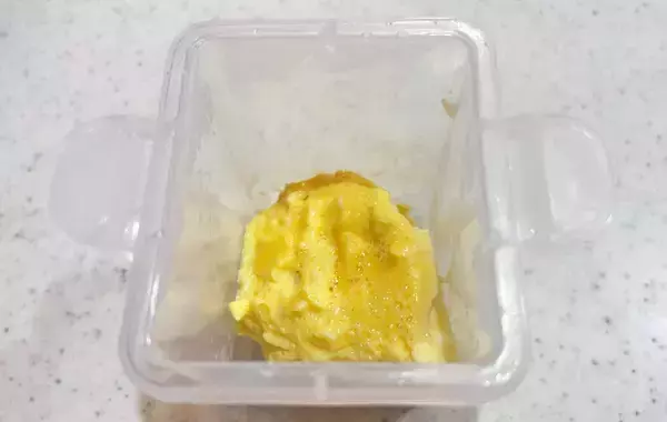 「ダイソーで見つけた『四角いアイテム』　使い道に「もう巻かなくていい」【キッチングッズ】」の画像