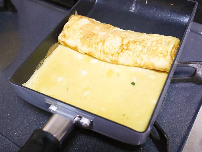 『うどんスープ』はお湯に溶かすだけじゃない！　卵に混ぜて焼いた結果がこちら