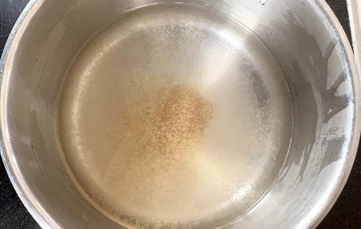いつもの味噌汁に入れるだけ！　高校生息子が『これとご飯だけでいい』と歓喜した一杯