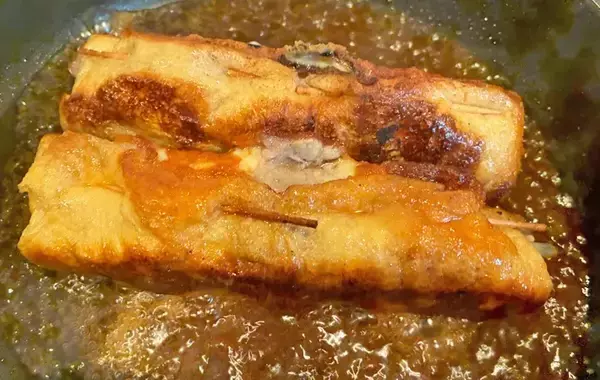 「油揚げが化けた…！　メインディッシュに変身させる画期的なレシピ」の画像