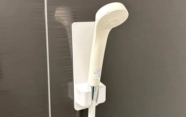 330円の『神』アイテム！　ダイソー『シャワーホルダー』の意外な使い道に「万能すぎる」