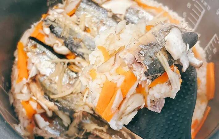 「普通に焼いたサンマよりおいしい！」　味の素が教える『炊き込みご飯』のレシピが？