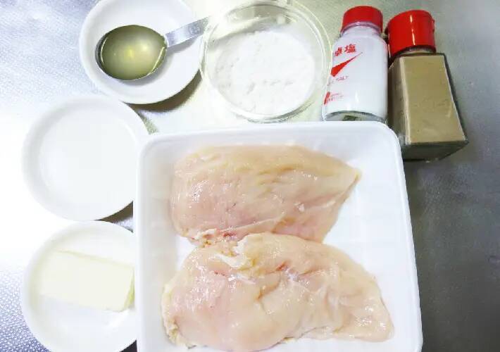 鶏むね肉はこう使う！　包丁いらずで驚くほどジューシーな絶品レシピ
