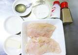 「鶏むね肉はこう使う！　包丁いらずで驚くほどジューシーな絶品レシピ」の画像2