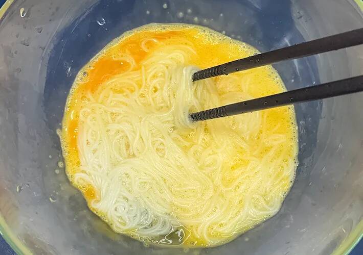 そうめんを『溶き卵』に混ぜてみて！　「あと一品」にも嬉しい簡単おかず【キッコーマンレシピ】