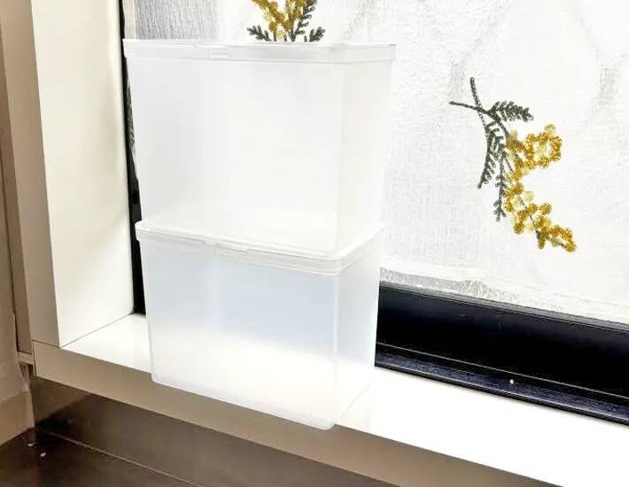 『ダイソー』の収納グッズを2つ使うだけ！　シンク下が快適になる活用ワザに「奥まで見えた」「カビにくい」