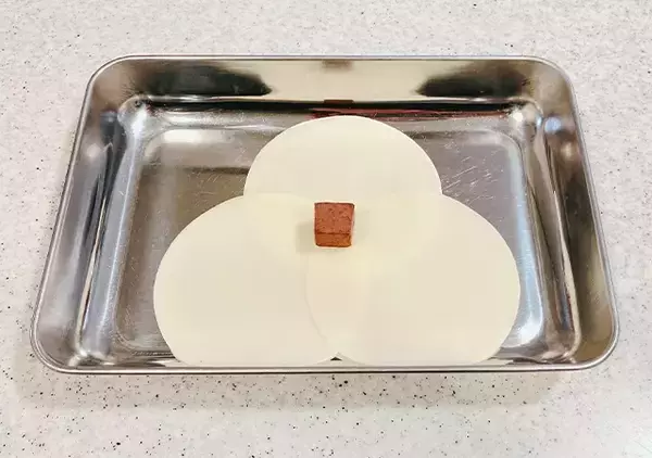 「餃子の皮3つで三角形を作って？　まさかの中身に驚きを隠せない」の画像