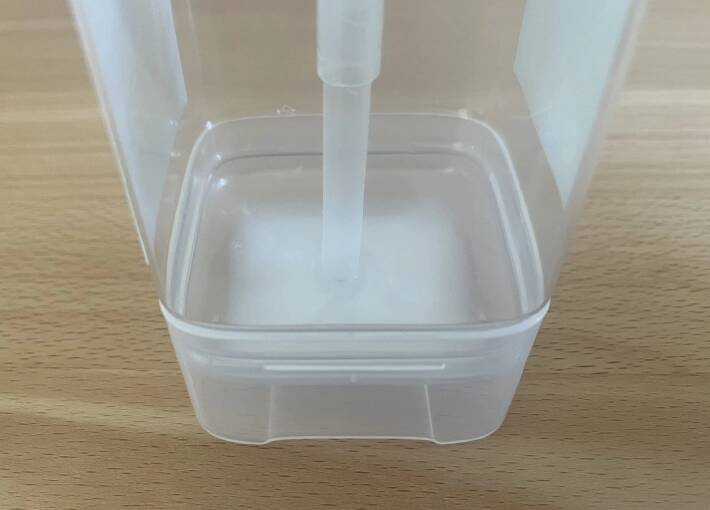 ダイソーの『ポンプボトル』の底を見ると？　最後まで使える“仕掛け”にびっくり