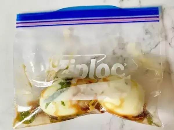 この食べ方が一番うまい！　ゆで卵と一緒に漬けたのは…？【味玉レシピ】