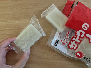 『切り餅の食べ方』が家族に大好評！　くるっと巻いたのは、甘く煮た…？【簡単レシピ】