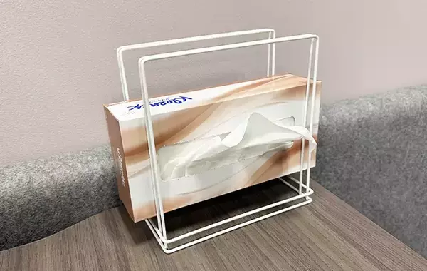 「100均のワイヤーふきんかけに『じゃない物』をかけてみた　収納力が抜群で「もう1個欲しい」「家中で使える」」の画像