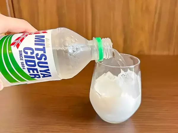 アイスコーヒーに『半分』注ぐだけ！　思わぬ飲み方に「びっくりするほど合う」