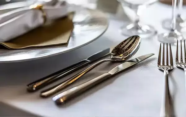 「かたまりのバター、切り分けるの待って！　山崎製パンが教える“最初にすべき行動”は」の画像