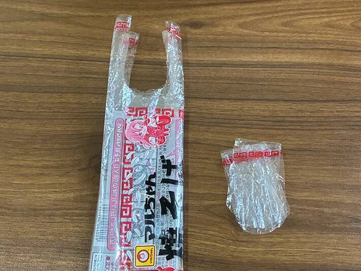 焼きそば袋が『取っ手つきゴミ袋』になる！　8cm切るだけの簡単な方法