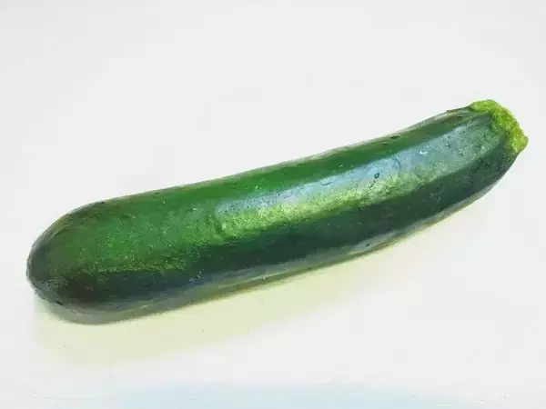 苦いズッキーニは食べないで！　注意点に「知らなかった」「怖すぎる」【食べ物の知識4選】