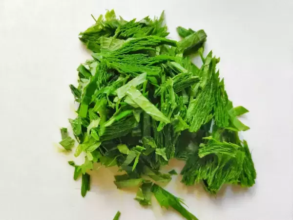 大葉とミョウガは温かいご飯に混ぜてみて！　暑い日でも「後味さっぱり」【おにぎりアレンジ4選】