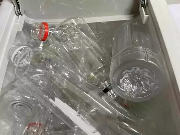 ペットボトルを水筒代わりに使わないで　企業の助言に「やってた」「反省した」【正しい使い方4選】