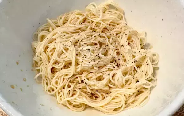 「そうめんに「小さじ1杯」混ぜたのは…　意外な味つけに「具なしでもいい」「めんつゆに飽きたらコレ」」の画像