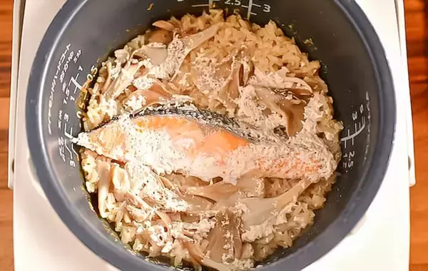 「秋の夜長におかわりしたい！　管理栄養士おすすめの『炊き込みご飯』が絶品」の画像