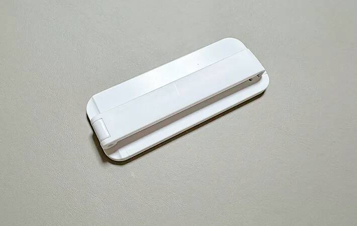 『110円のチューブしぼり』でプチストレス解消！　1台2役で「驚くほど絞れた」【DAISO】