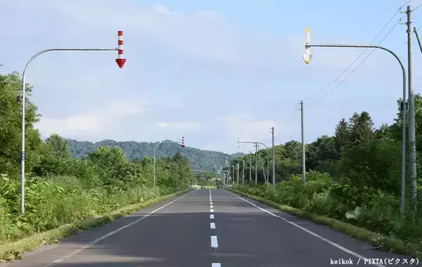 「北海道の『謎の矢印』なんのためにある？　北海道開発局に聞いてみた」の画像