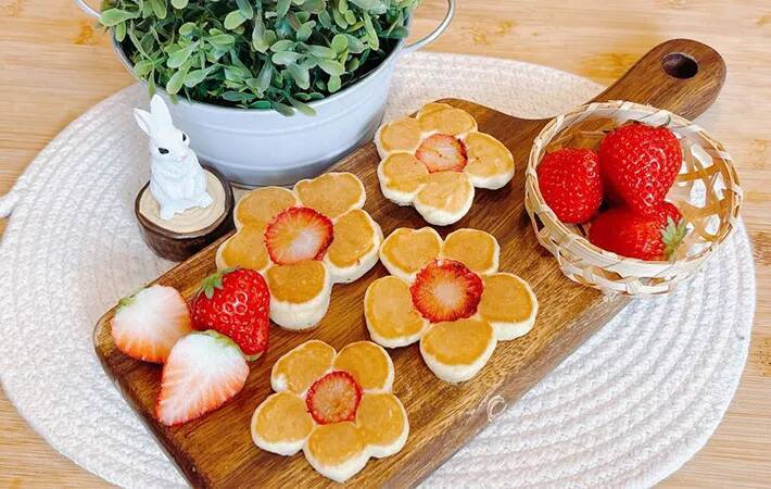 イチゴを並べて焼いたら…　完成したパンケーキに、5歳息子が「もったいなくて食べられない！」