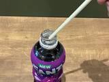 「子供の「ストロー取って」がなくなる！　ペットボトルにストローが落ちない『逆さ差し』テク」の画像4