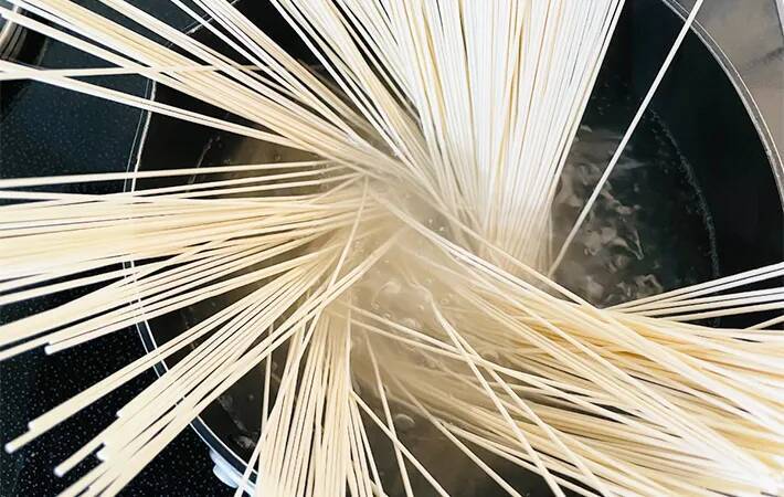 暑い日にはこれ！ねばねば感がアップするぶっかけそうめん