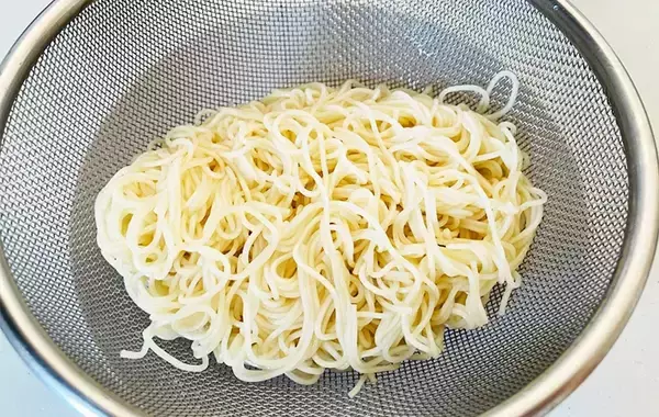 「暑い日にはこれ！ねばねば感がアップするぶっかけそうめん」の画像