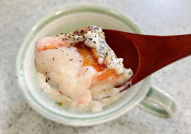 【10分レシピ】ポタージュの素で失敗なし！　濃厚な鮭クリーム煮の作り方