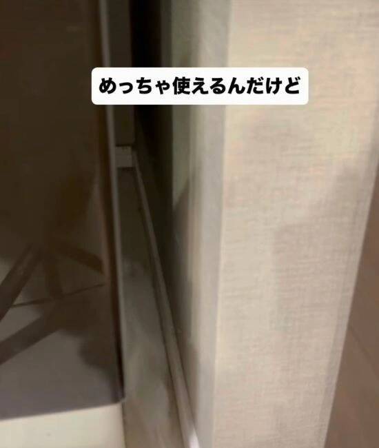 隙間掃除の効率アップ！　100円アイテムの組み合わせに「使いやすい」「快適」