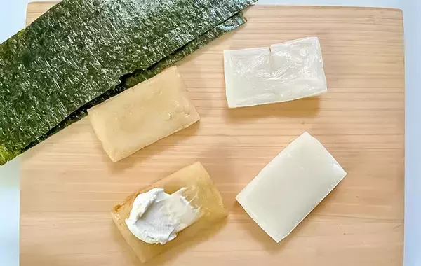 「餅を半分にカットして…　挟んだものに「息子がパクパク」「めっちゃ合う」」の画像