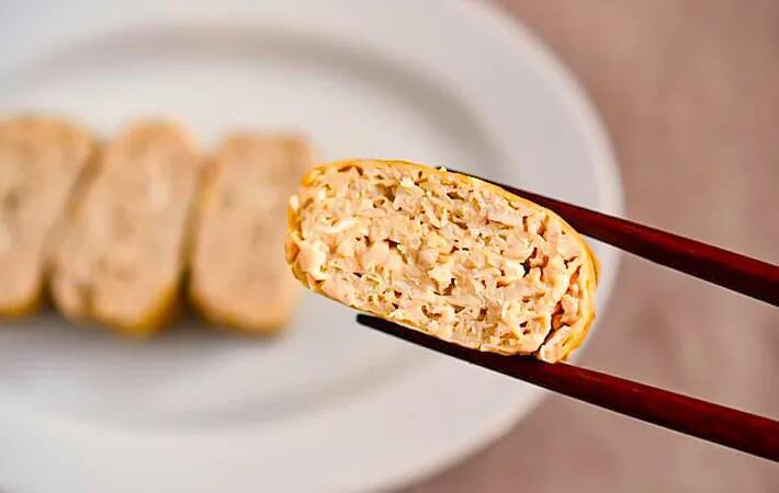 玉子焼きに『大さじ2杯』入れてみて！　シャリッと食感になって「栄養もアップ」【管理栄養士のレシピ】