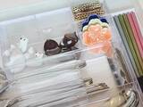 「キッチンの引き出しがゴチャつかなくなる！　DIYのプロが教えるトレーの『工夫』に「なるほど」」の画像1