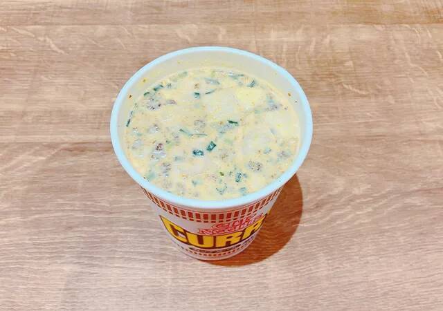 『カップヌードル』にお湯を注がずに…　30代会社員が作った『激うまアレンジ麺』が？