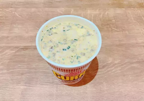 「『カップヌードル』にお湯を注がずに…　30代会社員が作った『激うまアレンジ麺』が？」の画像