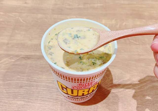 『カップヌードル』にお湯を注がずに…　30代会社員が作った『激うまアレンジ麺』が？