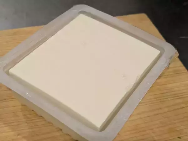 【診断】豆腐のパック　途中でフィルムが破れたらどう開ける？